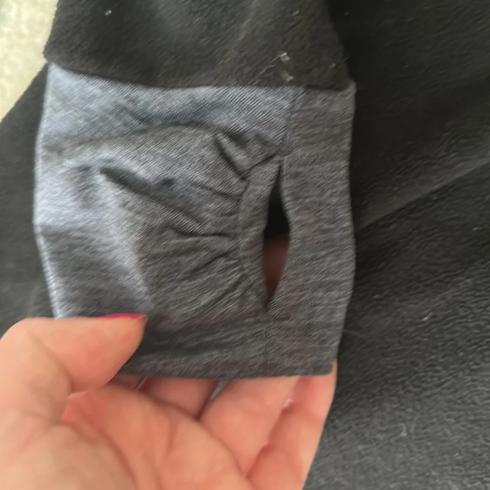 Fleece pullover - Picture 3 of 3
